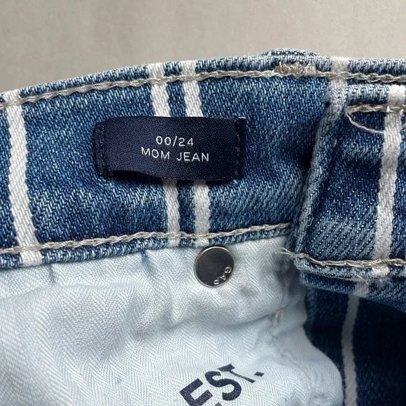 GAP Mom Jean Shorts 00 24 Blue White Striped Denim Pockets Cotton Mid 4” Inseam - Picture 10 of 14